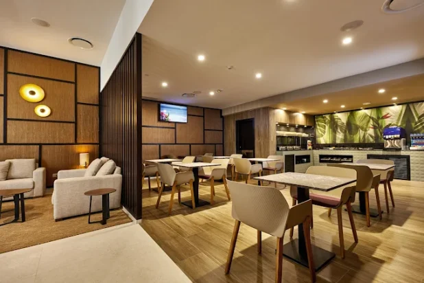 XBC_18_036 - Lounge 24